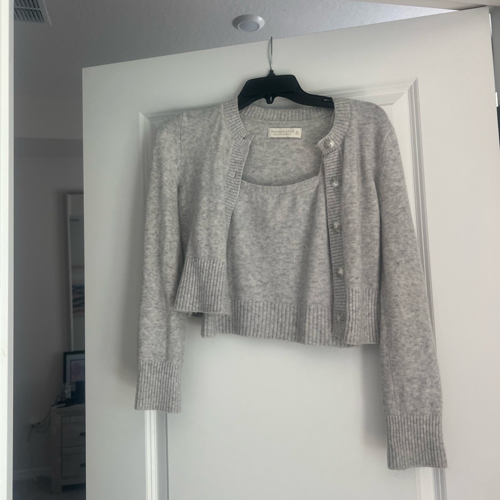 Abercrombie & Fitch Light Gray Cardigan Sweater Set